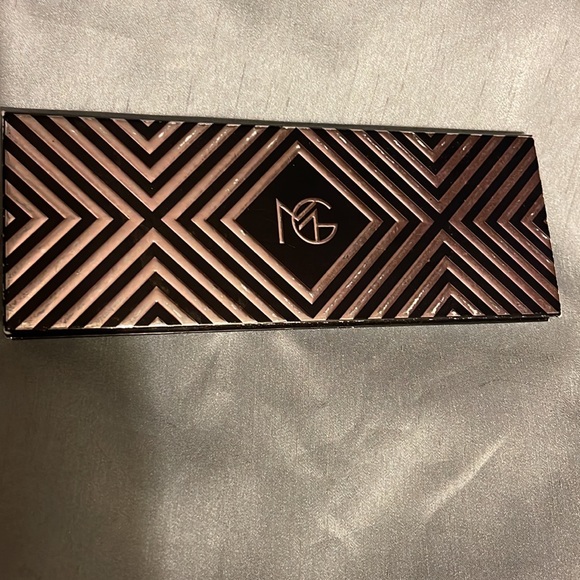 LE Makeup Geek x Kathleen Lights highlighter palette NO LONGER SOLD /MUG OOB - Picture 2 of 9